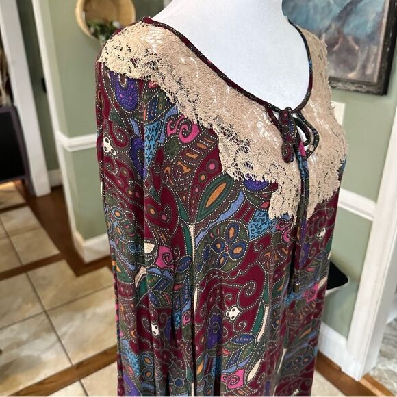 Gimmicks Lace Embroidered Tunic Top Size Large - Picture 3 of 11